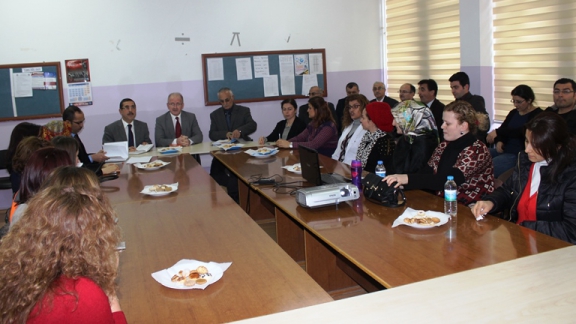 Müftü Mehmet Tevfik Ortaokulu Öğretmenler Kurulu Toplantısı İl Milli Eğitim Müdürü Dr. Hüseyin GÜNEŞ Başkanlığında yapıldı