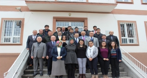 Gençlik Merkezi Liderleri ve Gönüllü Gençleri Tarafından Göynücek Atatürk İlkokulunda Sosyal Sorumluluk Projesi Kapsamında Okul Boyama Etkinliği Gerçekleştirildi