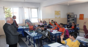 İl Milli Eğitim Müdürü Dr. Hüseyin GÜNEŞ den Vali Hüseyin POROY İlk ve Ortaokuluna Ziyaret