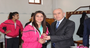  İl Milli Eğitim Müdürü Dr. Hüseyin GÜNEŞ Şampiyon Takımı Ödüllendirdi