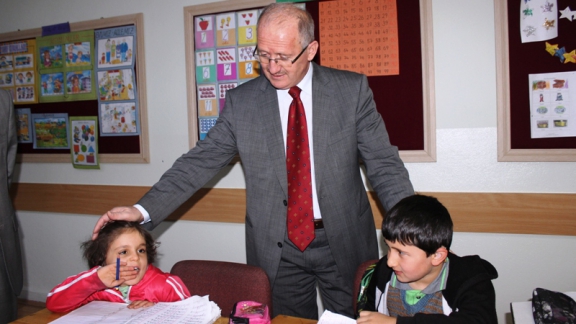 İl Milli Eğitim Müdürü Dr. Hüseyin GÜNEŞ den Lokman Hekim İşitme Engelliler İlk ve Ortaokuluna Ziyaret