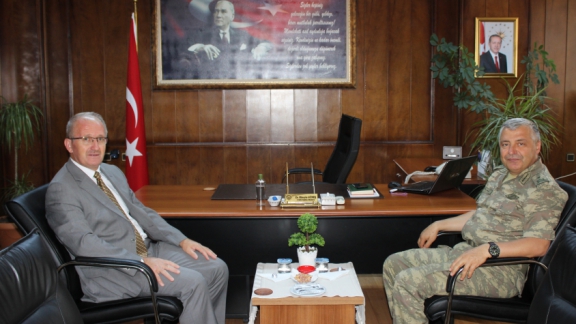 Tugay Komutanı Tuğgeneral Mustafa YILMAZ, İl Milli Eğitim Müdürü Dr. Hüseyin GÜNEŞ i Makamında Ziyaret Etti
