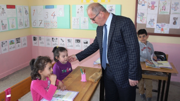 İl Milli Eğitim Müdürü Dr. Hüseyin GÜNEŞ Taşova İlçesinde Okul Ziyaretlerinde Bulundu