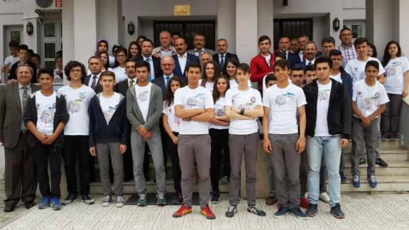 İl Milli Eğitim Müdürümüz Sayın Dr. Hüseyin GÜNEŞ Türk Telekom Mesleki ve Teknik Anadolu Lisesi Öğrencilerinin Hazırladığı TÜBİTAK 4006 Bilim Fuarının Açılışını Yaptı