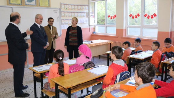 İl Milli Eğitim Müdürü Dr. Hüseyin GÜNEŞ Yeşilyenice İlk/Ortaokulunu Ziyaret Etti