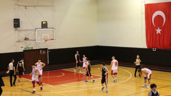 Okullar Arası Basketbol Müsabakası Düzenlendi