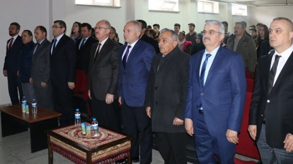 İl Milli Eğitim Müdürü Dr. Hüseyin GÜNEŞ, Cengiz AYTMATOV Paneline Katıldı.
