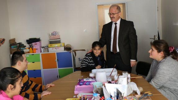 İl Milli Eğitim Müdürü Dr. Hüseyin GÜNEŞ, Şehzade Özel Eğitim İş Uygulama Merkezi Okulunu Ziyaret Etti