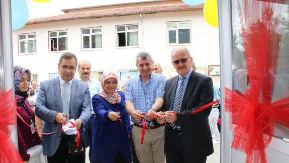 Bülbül Hatun Kız Anadolu İmam Hatip Lisesi TÜBİTAK 4006 Bilim Fuarı Proje Sergisi Açıldı