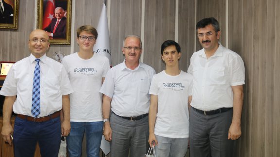 Bilim Sanayi ve Teknoloji Bakanlığının Düzenlediği Fikir Yarışmasında Macit Zeren Fen Lisesi Öğrencilerimiz Türkiye Birincisi Oldu