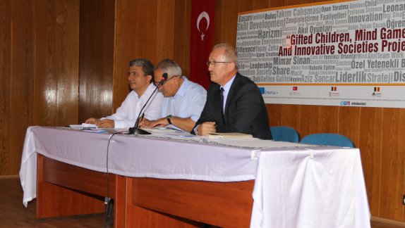 İl Milli Eğitim Müdürümüz Dr. Hüseyin GÜNEŞ, Başkanlığında Okul Müdürleri İle Toplantı Düzenlendi.