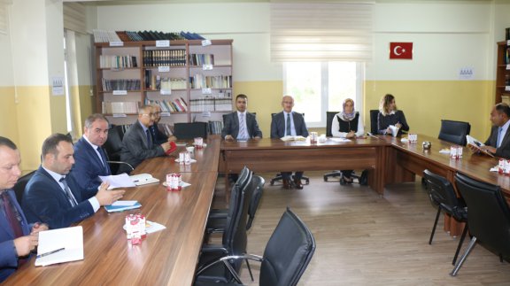 İl Milli Eğitim Müdürümüz Dr. Hüseyin GÜNEŞ, Başkanlığında Göynücek Okul Müdürleri ile Toplantı Gerçekleşti
