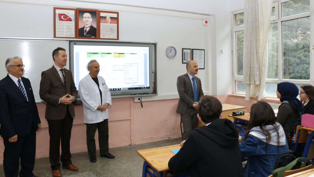 Sayın Valimiz Dr. Osman Varol  Amasya Lisesi'ni ziyaret etti.