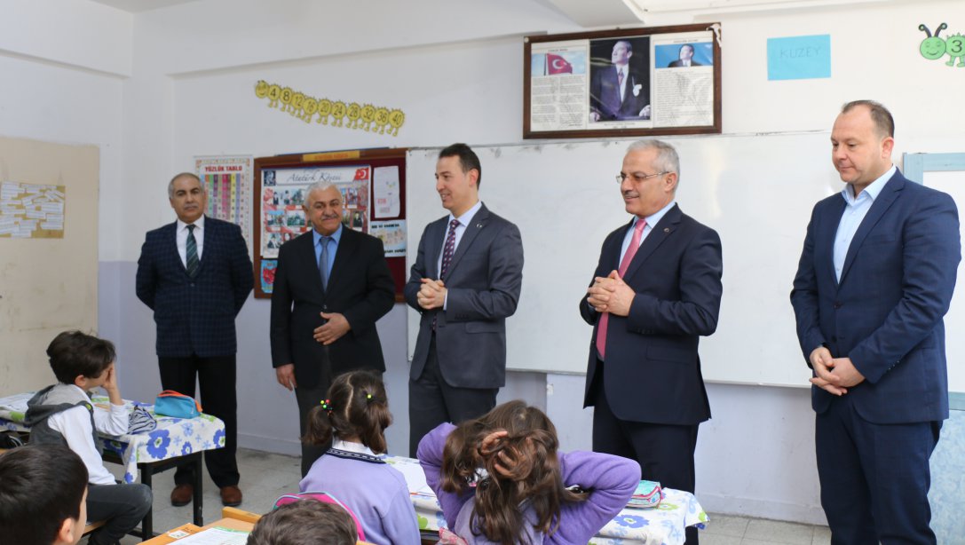 İl Millî Eğitim Müdürümüz Doç. Dr. İlker KÖSTERELİOĞLU Merzifon Mehmetçik İlkokulu'nu Ziyaret etti.