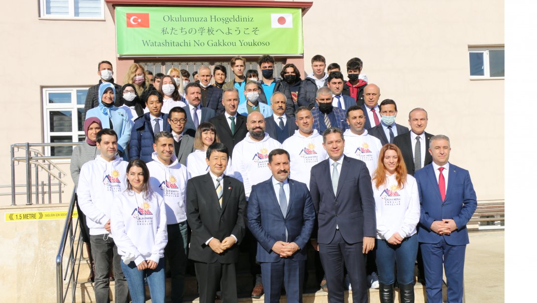 İlimiz Şehit Gültekin Tırpan Mesleki ve Teknik Anadolu Lisesi Enerjik Okullar Projesi Atölyesi ve Güneş Enerjisi Santrali açılışı gerçekleştirildi.