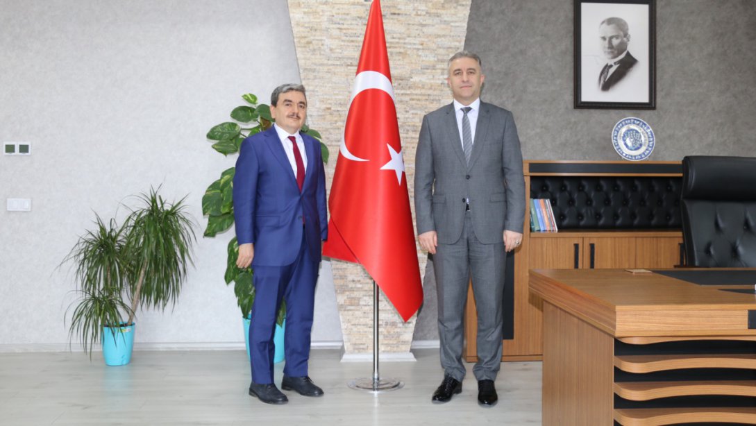 Amasya İl Milli Eğitim Müdürü Sayın Mehmet  TÜRKMEN Bugün İtibariyle Göreve Başladı 