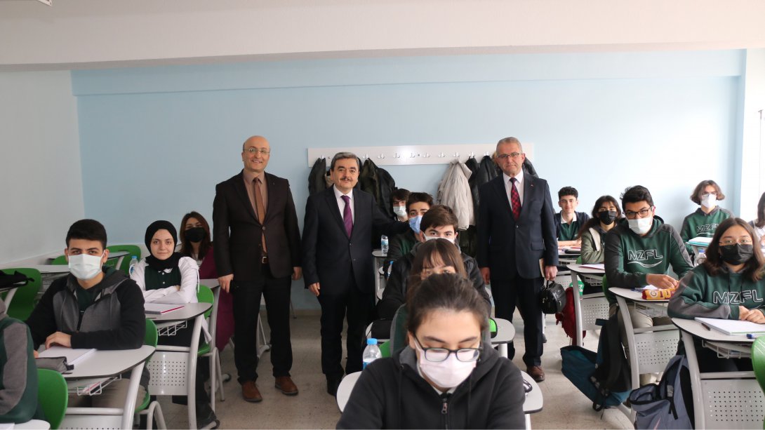 Amasya İl Millî Eğitim Müdürü Mehmet TÜRKMEN Macit Zeren Fen Lisesini Ziyaret Ederek İncelemelerde Bulundu.