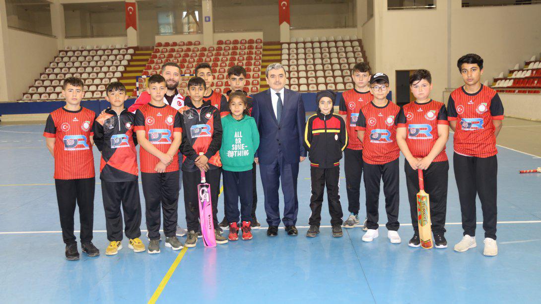 Ezinepazar Atatürk Ortaokulu Öğrencileri Kriket Yıldız Erkekler Kategorisinde  Türkiye 2 'ncisi Oldu.