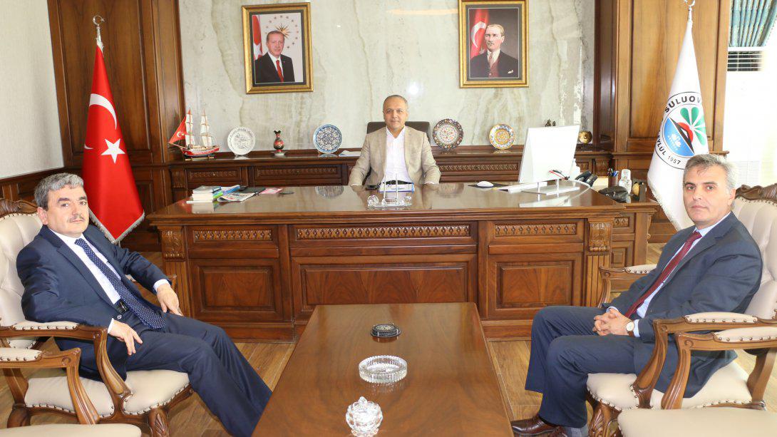 İl Millî Eğitim Müdürü Sn. Mehmet TÜRKMEN, Suluova Belediye Başkanı Sn. Fatih ÜÇOK'a Makam Ziyaretinde Bulundu. 