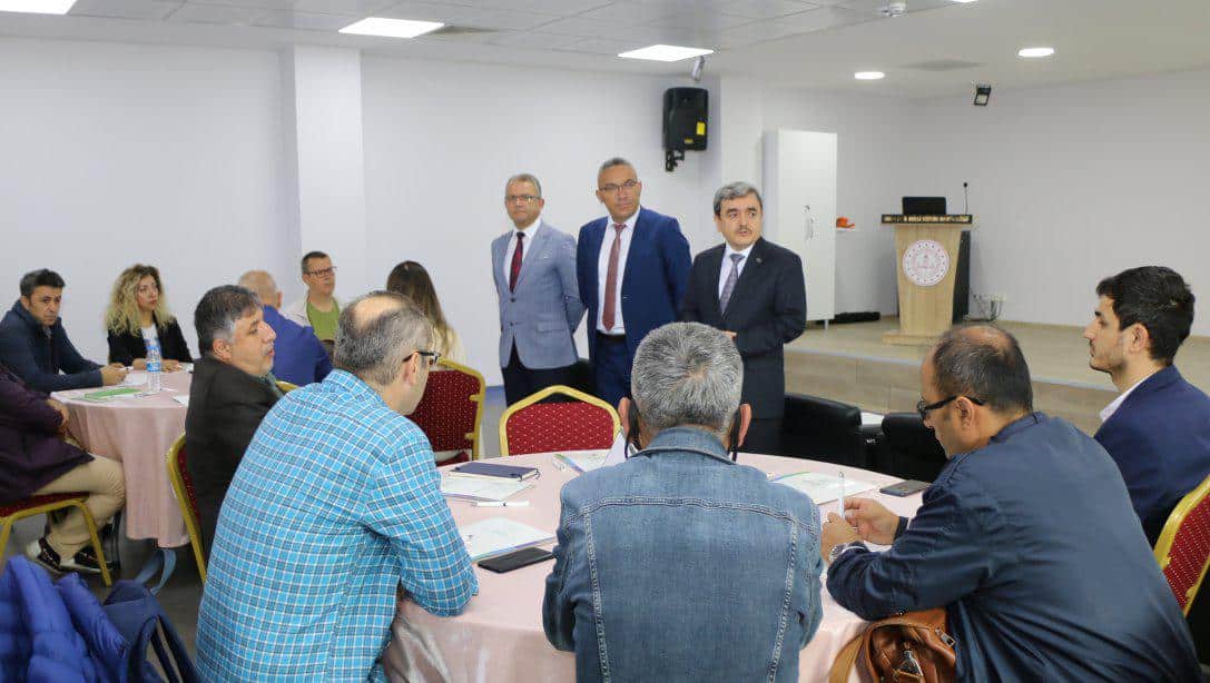 İl Müdürümüz Sayın Mehmet TÜRKMEN'in Katılımlarıyla Ortaöğretim Çalıştayı Yapıldı.