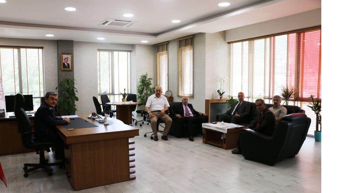 Türk Ocakları Amasya Şubesi Başkanı ve Yönetimi İl Millî Eğitim Müdürümüze Makam Ziyaretinde Bulundu.