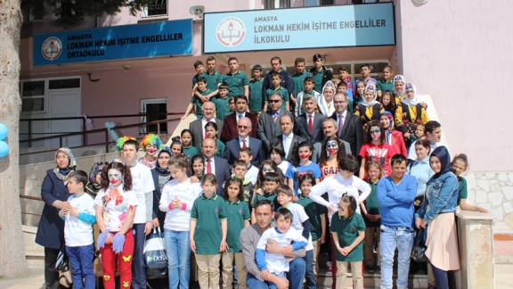 Sayın Valimiz İbrahim Halil ÇOMAKTEKİN Lokman Hekim İşitme Engelliler Ortaokulu ile Osman Yıldırım Özel Eğitim Mesleki Eğitim Merkezini Ziyaret Etti