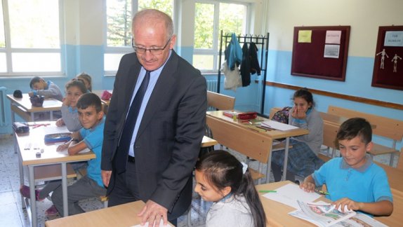 Dr. Hüseyin GÜNEŞ Mehmetçik İlkokulu ve Ortaokulunu Ziyaret Etti