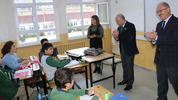 Sayın Valimiz Çelebi Mehmet Ortaokulunu Ziyaret Etti