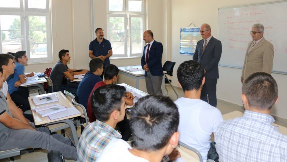 Valimiz Sayın Dr. Osman VAROL, Gökhöyük Mesleki ve Teknik Anadolu Lisesini Ziyaret Etti