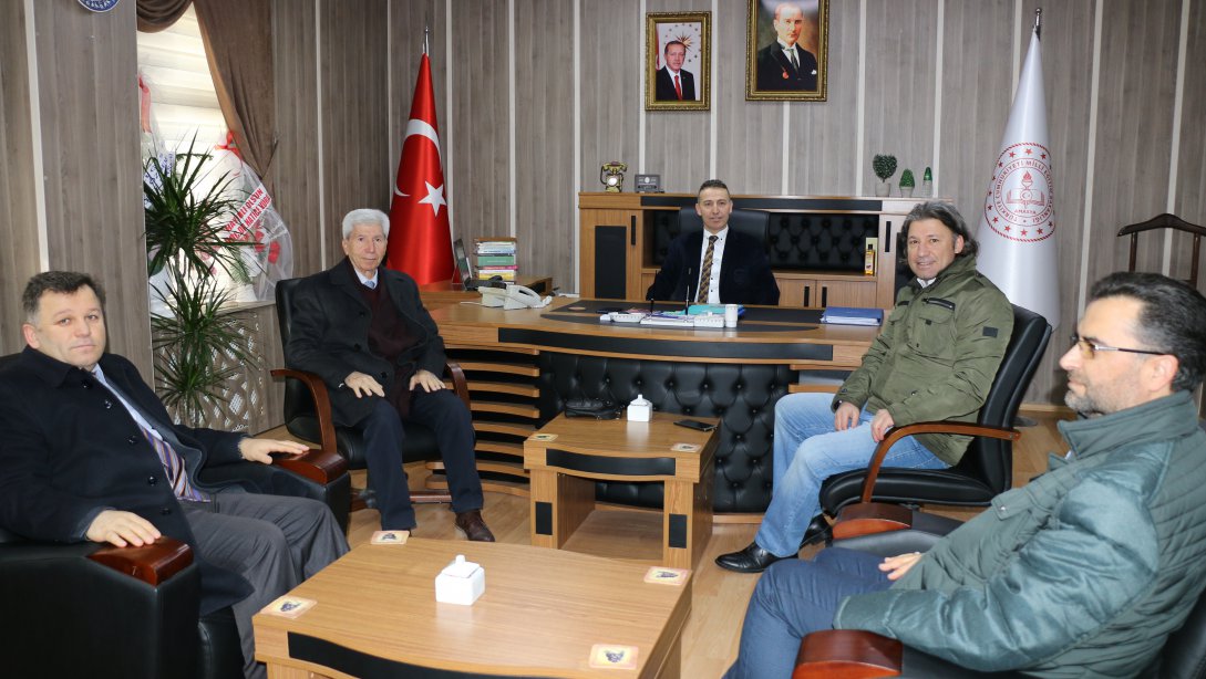 Amasya Üniversitesi Yabancı Diller Meslek Yüksekokulu Yöneticileri ve Personeli, İl Milli Eğitim Müdürümüz Doç. Dr. İlker Kösterelioğluna Hayırlı Olsun Ziyaretinde Bulundu
