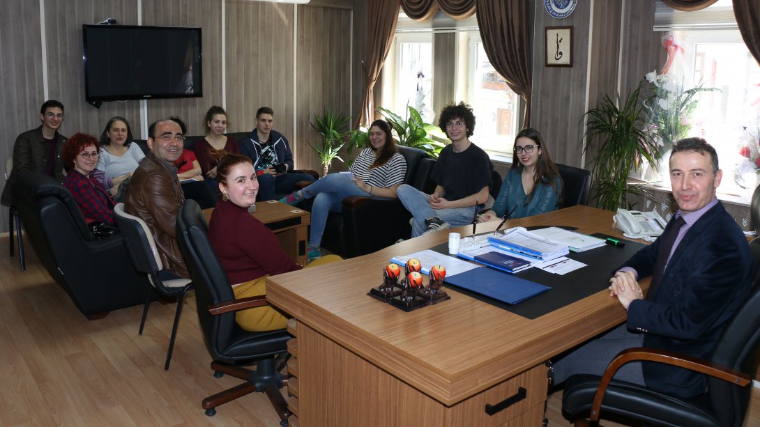 Erasmus + Gençlik Değişim Programı kapsamında Genç Şehzadeler Grubu ile Beraber İtalyan, Bulgaristan, Yunanistan ve İspanya grup liderleri İl Milli Eğitim Müdürümüz Doç. Dr. İlker Kösterelioğlunu Ziyaret Ettiler