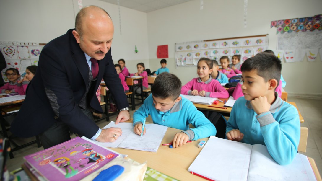 Sayın Valimiz Dr. Osman Varol, Ovasaray İlkokulu'nu ziyaret etti