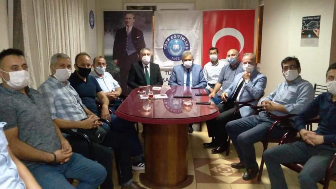 İl Milli Eğitim Müdürümüz Ömer Coşkun, Türk Eğitim Sen'e İade-i Ziyarette Bulundu