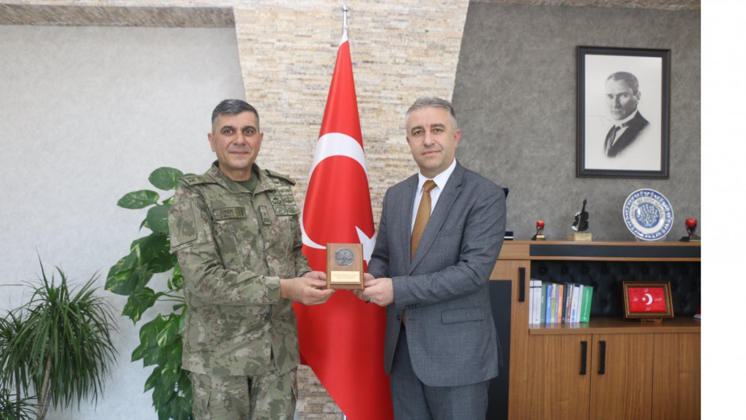 Amasya 15. Piyade Eğitim Tugay Komutanı Tuğgeneral Mehmet Fatih ÖREN İl Müdürümüz Ömer COŞKUN' a ziyarette bulundu.