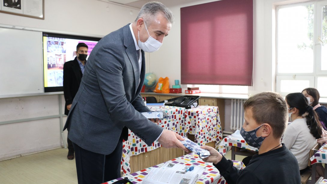 İl Müdürümüz Ömer COŞKUN, Taşova Uluköy Şehit Komiser Mustafa Düzgün İlkokuluna ziyarette bulundu.