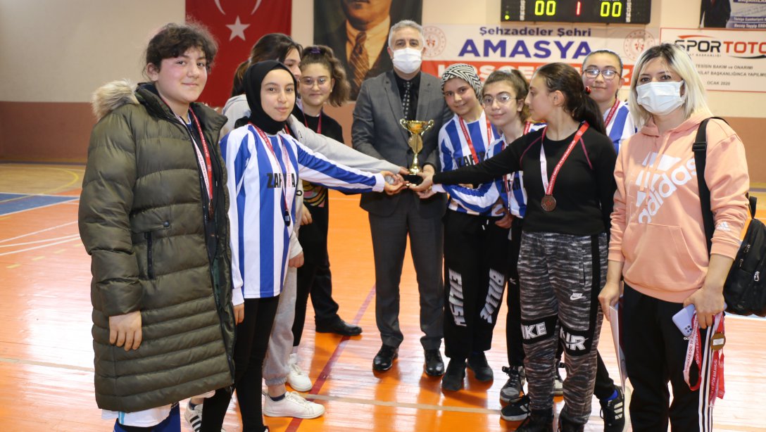 İl Müdürümüz Okul Sporları Futsal Yıldız Kız Turnuvası'nın Final Maçını İzledi.