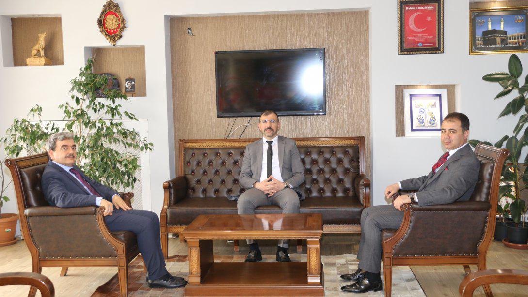 İl Müdürü Mehmet TÜRKMEN, Göynücek Belediye Başkanı Sayın Kadir Fatih ERDOĞAN'a Makam Ziyaretinde Bulundu. 