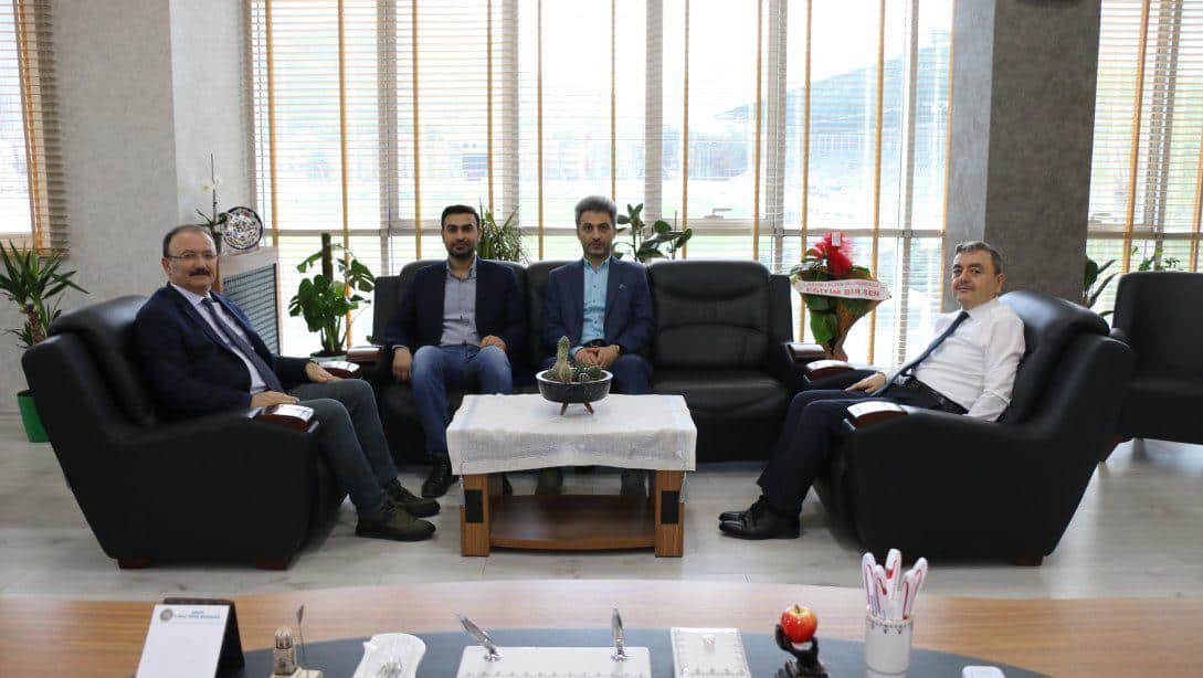 Amasya Üniversitesi Eğitim Fakültesi Dekanı, İl Millî Eğitim Müdürümüze Makam Ziyaretinde Bulundu.