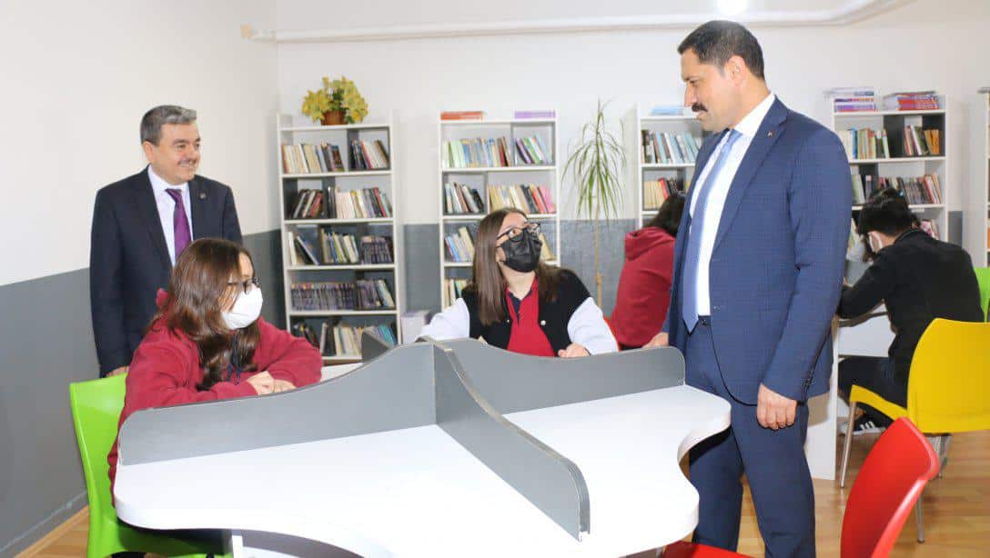 Amasya Valisi Sn. Mustafa MASATLI  12 Haziran Anadolu Lisesini Ziyaret Etti.