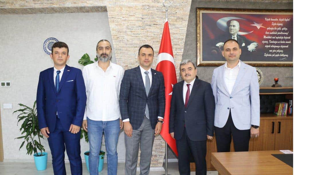 TÜRKİYE YEŞİLAY CEMİYETİ AMASYA ŞUBE BAŞKANI SELİM TÜRKMEN İL MİLLİ EĞİTİM MÜDÜRÜMÜZE MAKAM ZİYARETİNDE BULUNDU