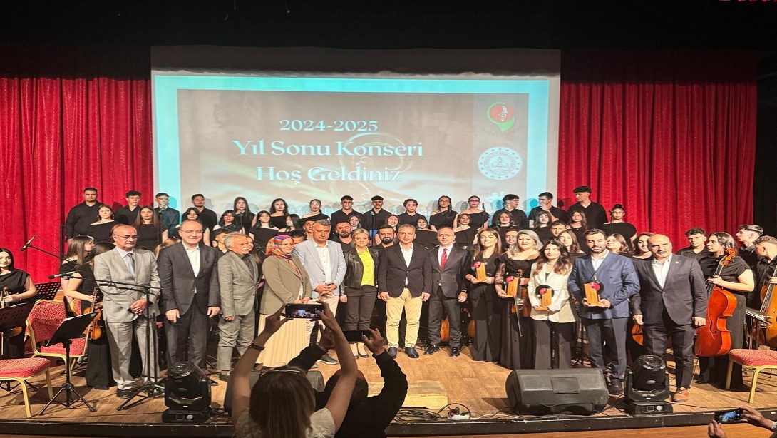 İL MİLLÎ EĞİTİM MÜDÜRÜMÜZ MEHMET ALİ KATİPOĞLU, GÜZEL SANATLAR LİSESİ ÖĞRENCİLERİ TARAFINDAN HAZIRLANAN 2024-2025 YIL SONU KONSERİNE KATILDI