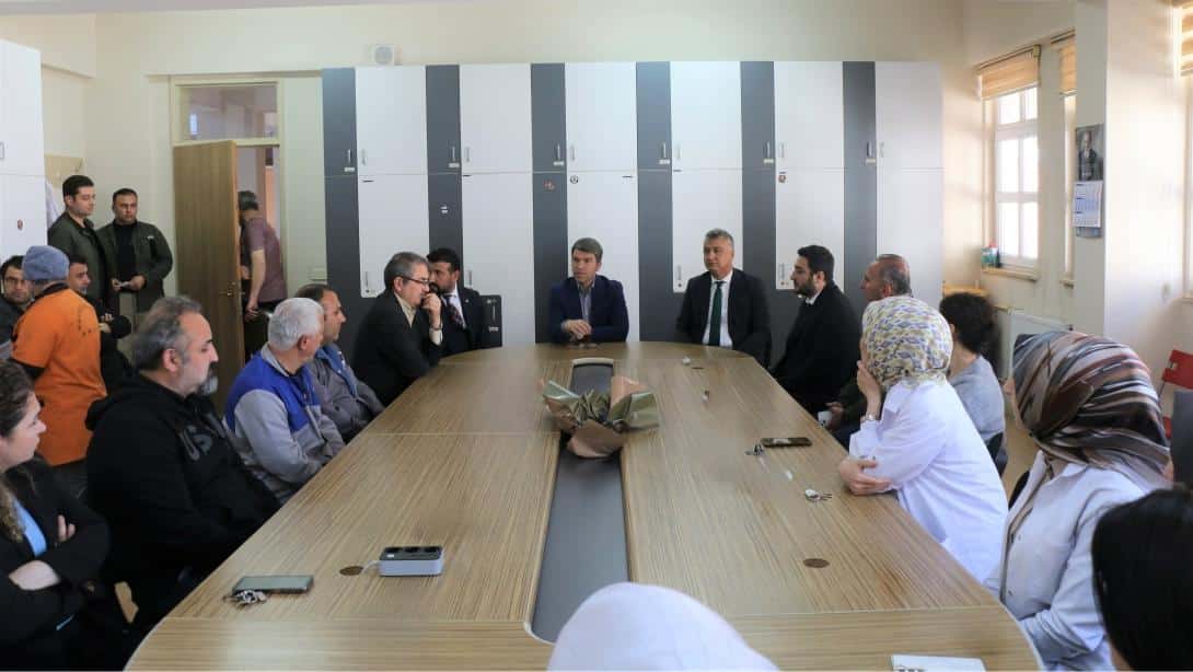 VALİMİZ SAYIN ÖNDER BAKAN VE İL MİLLÎ EĞİTİM MÜDÜRÜMÜZ MEHMET ALİ KATİPOĞLU, ŞEHİT GÜLTEKİN TIRPAN MESLEKİ VE TEKNİK ANADOLU LİSESİNİ ZİYARET ETTİ