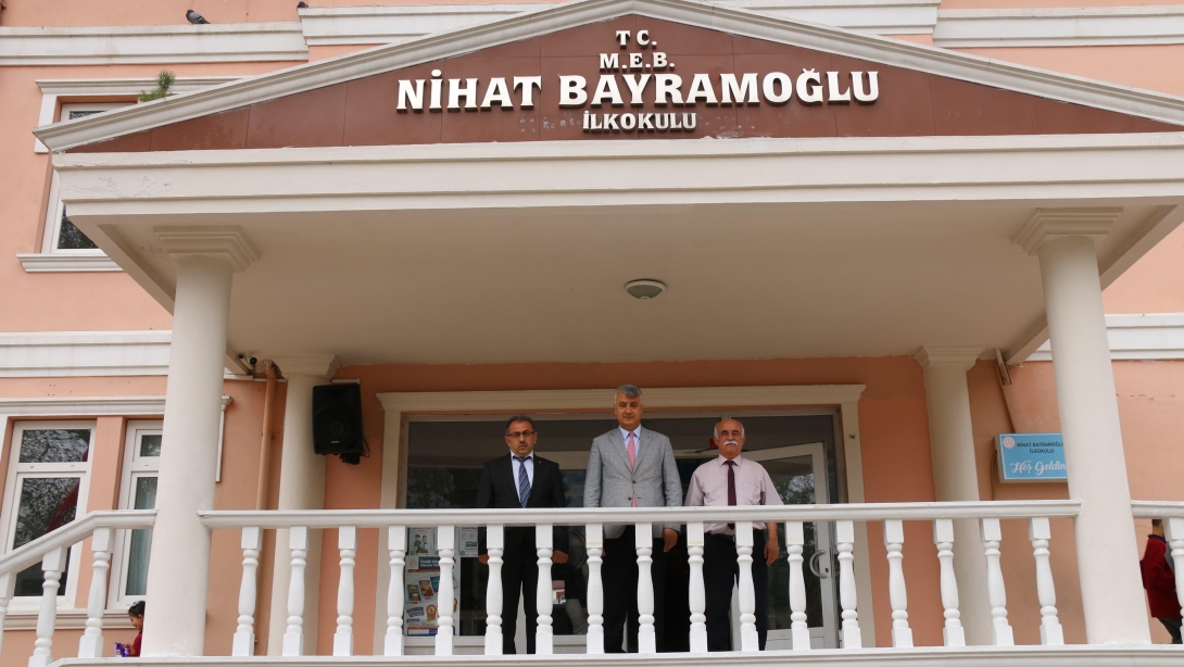 İL MİLLÎ EĞİTİM MÜDÜRÜMÜZ MEHMET ALİ KATİPOĞLU, NİHAT BAYRAMOĞLU İLKOKULUNU ZİYARET EDEREK ÖĞRETMENLERİMİZLE VE ÖĞRENCİLERİMİZLE BULUŞTU