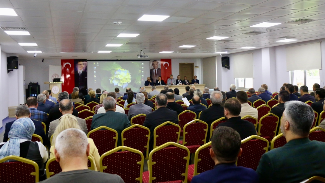 İL MİLLÎ EĞİTİM MÜDÜRÜMÜZ MEHMET ALİ KATİPOĞLU, OKUL İDARECİLERİMİZLE BİR ARAYA GELEREK EĞİTİM ÜZERİNE DEĞERLENDİRMELERDE BULUNDU